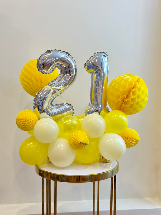 Small Number Table Balloon with Honeycomb