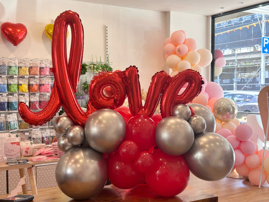 Love Balloon Stand